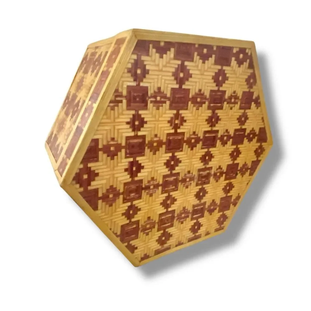 Vtg Chinese Bamboo Straw Rattan Hand Made Trinket Boxes Hexagonal Pair Nesting